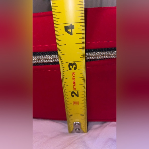 NWT ESTEE LAUDER RED VELVET COSMETICS BAG - Picture 13 of 14